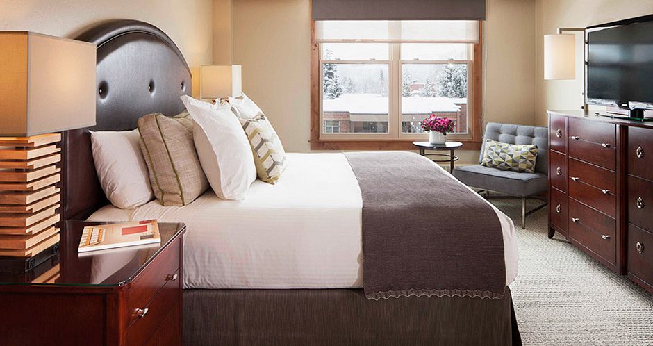 Spacious king rooms for those seeking a romantic ski vacation in Aspen. Photo: Limelight Aspen - image_2