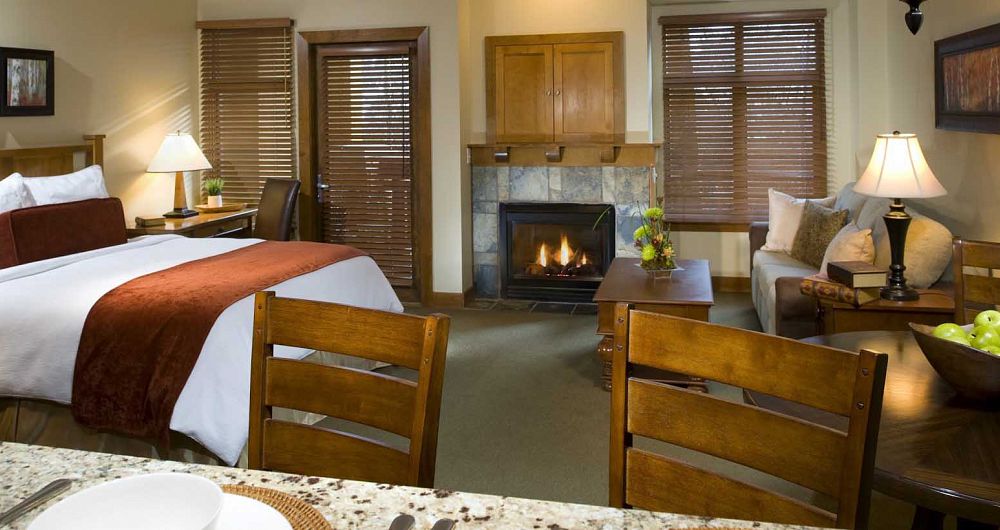 Fully equipped hotel rooms and condos at Sundial Lodge. - image_4