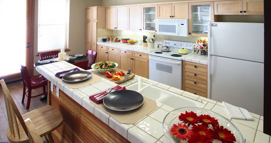 Well-equipped kitchens and dining areas. Photo: Squaw Valley Lodge - image_7