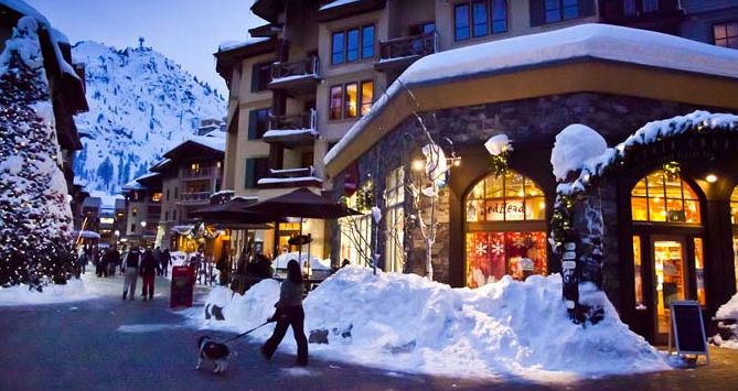 Ideal location in the heart of Olympic Village. Photo: The Village at Squaw Valley - image_1
