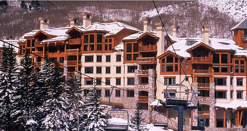Ideally located in the Beaver Creek Village. Photo: Elkhorn Lodge - image_4