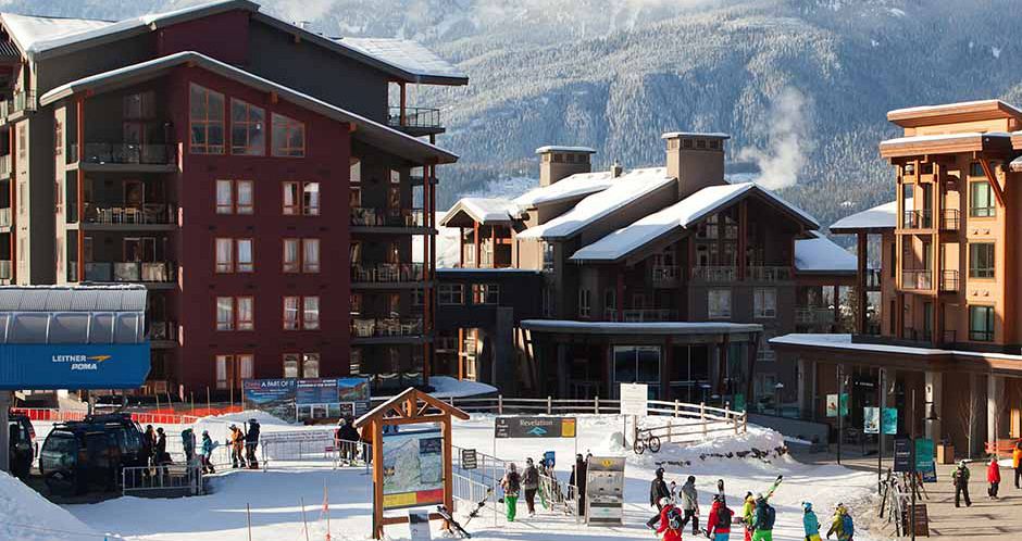 Located in the heart of the ski resort, perfect for families. - image_1