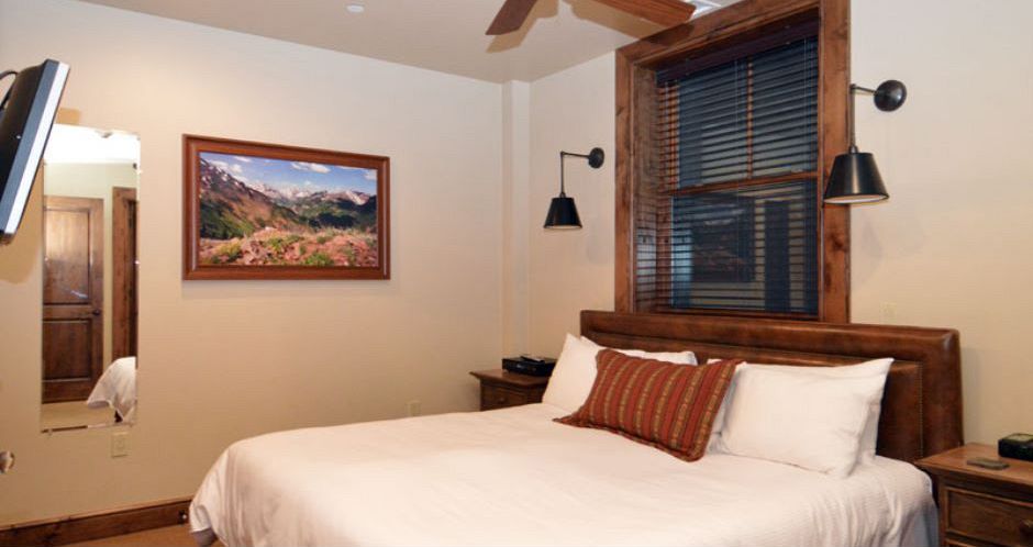 Wonderfully decorated, with modern mountain furnishings throughout. Photo: Frias Properties - image_5