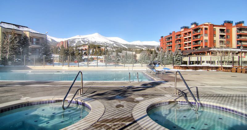 Wonderful outdoor pool and hot tub with good views of the slopes. - image_8