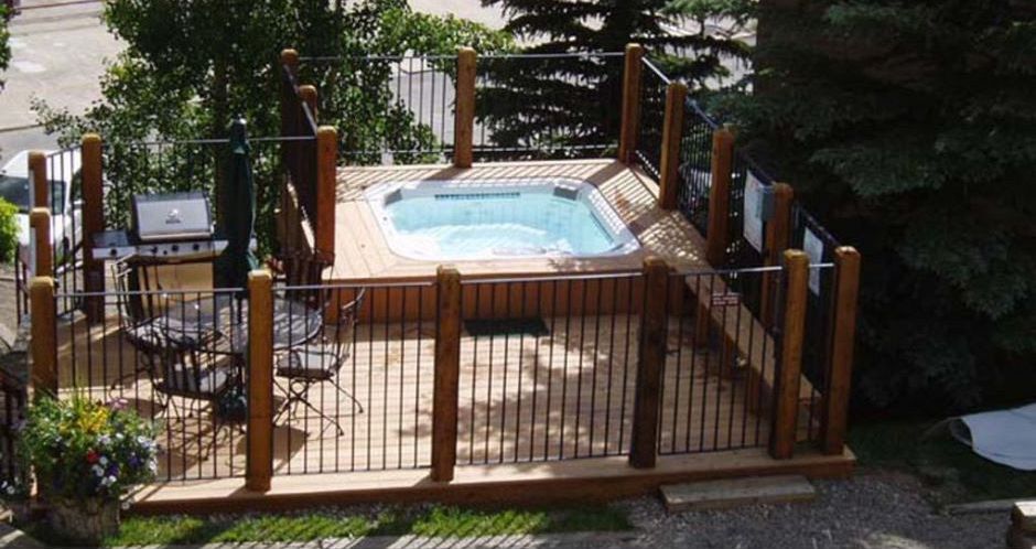 Good on-site facilities including outdoor hot tub. - image_2