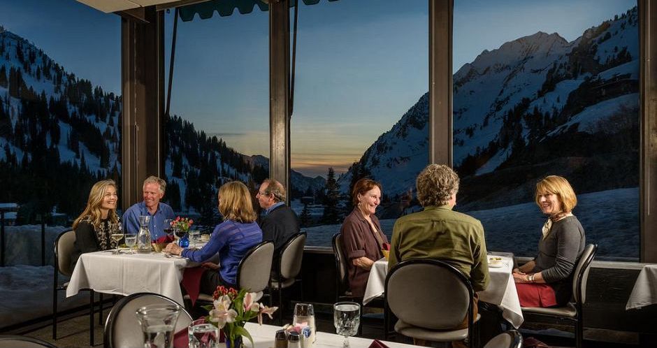 Enjoy a happening apres scene and first class dining. Photo: Alta Lodge - image_4