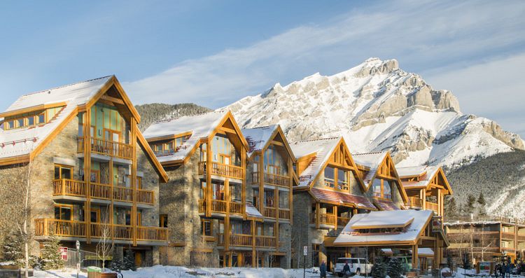 Fantastic location in the heart of downtown Banff. Photo: Moose Hotel & Suites - image_0