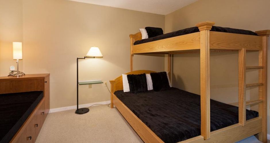 Many condos offer bunk bed options for kids. - image_8