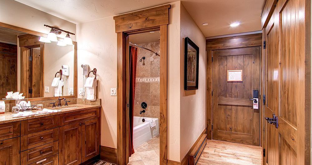 Well-appointed bathrooms in each condo. Photo: The Charter at Beaver Creek - image_2