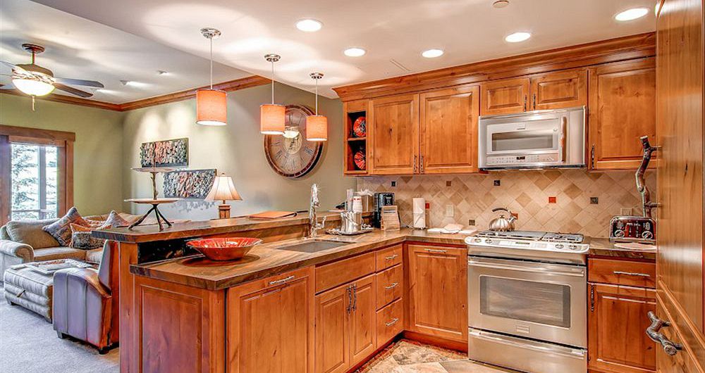 Well-equipped kitchens to cook up a storm on your ski vacation. Photo: The Charter at Beaver Creek - image_7