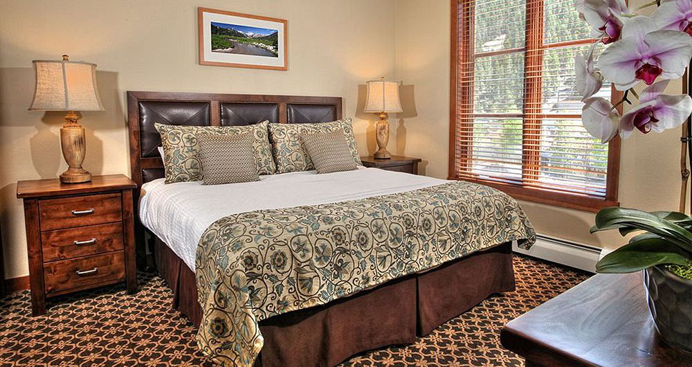 Flexible bedding options, perfect for families and groups. Photo: The Village at Squaw Valley - image_2
