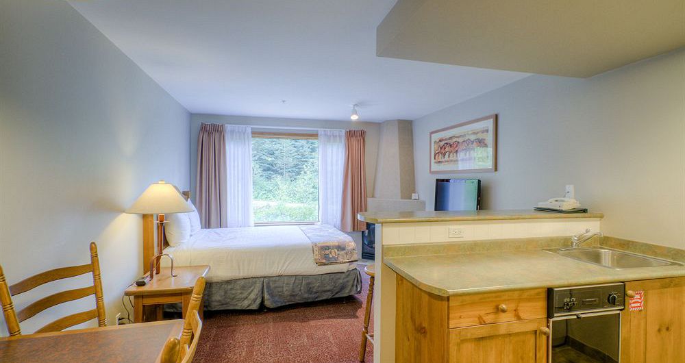 Cahilty Hotel & Suites - Sun Peaks - Canada - image_8