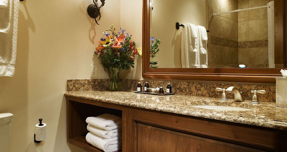 Well-appointed bathrooms throughout. Photo: Tivoli Lodge - image_4