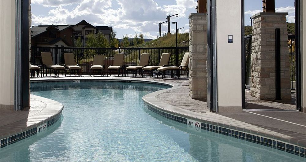 Unbeatable pool location with great views. Photo: Highmark Condos - image_13