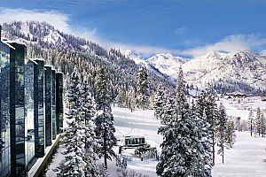 Fantastic slopes location in the heart of Squaw Valley. Photo: Destination Hotels