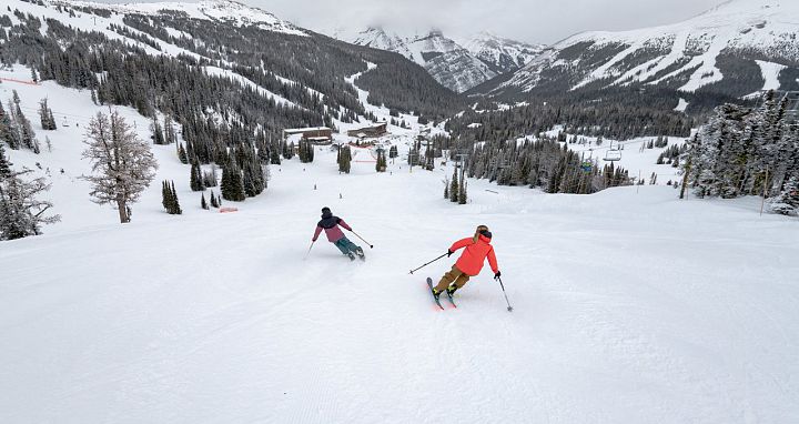 Your Complete Guide to Skiing at Lake Louise, Alb. - Ski Mag