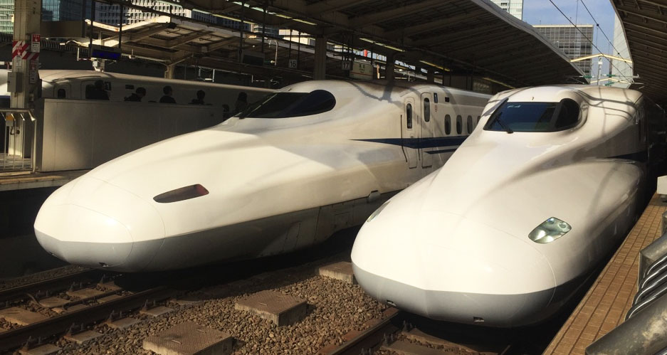 Shinkansen high speed trains are fun and... fast!
