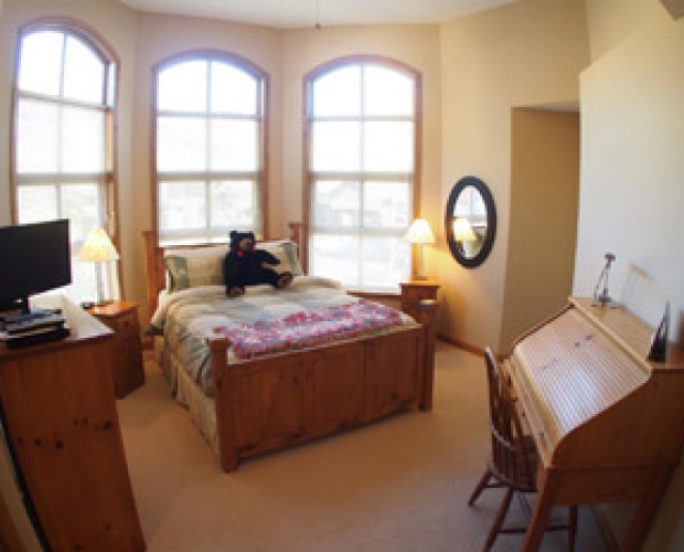 Crystal Lodge 4 Bedroom Condo - Photo: Bear Country