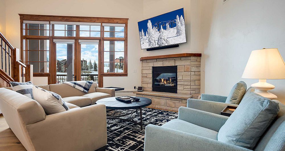 Spacious living and dining areas. Photo: Mountain Resorts - image_2