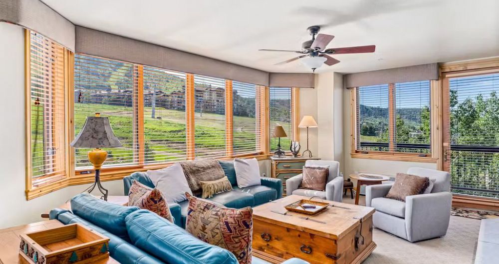 Spacious living and dining areas for families. Photo: VACASA - image_1