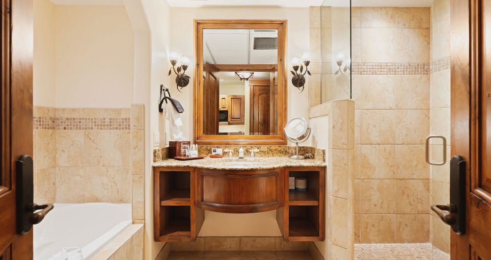 Luxurious bathrooms for ultimate comfort. Photo: Tivoli Lodge - image_5