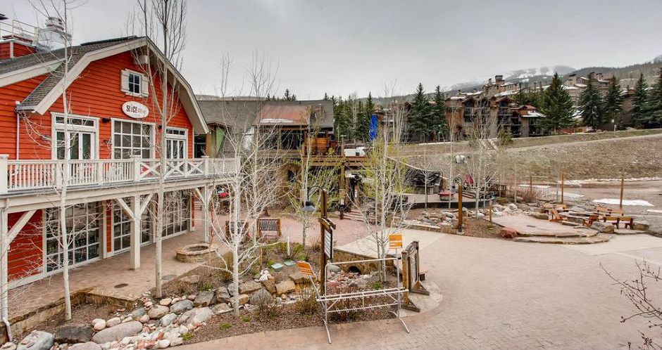 Fantastic slopeside location and easy access to Snowmass resort facilities. Photo: East West Destination - image_1