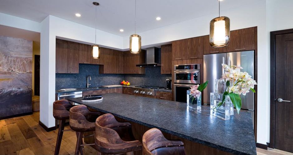 Well-equipped kitchens and dining areas for a self-catered stay. Photo: East West Destination - image_4