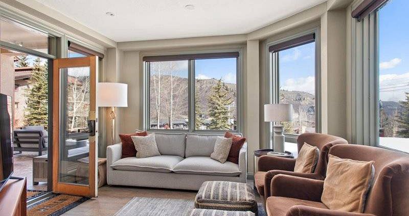 Deluxe slopeside condos with a view. Photo: Friars Aspen - image_2