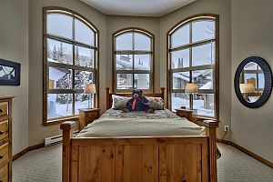 Cosy and comfortable condos in Sun Peaks. Photo: Bear Country