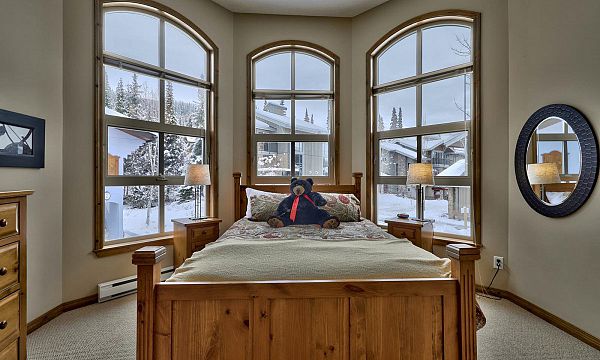 Cosy and comfortable condos in Sun Peaks. Photo: Bear Country